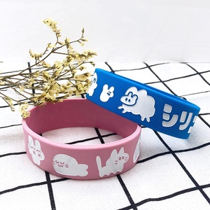 Promoción barata Gravure Pulsera de silicona personalizada con logotipo - Product Image 4