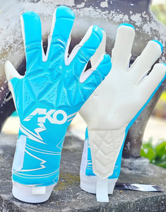 Guantes de Portero de Fútbol Ligeros en Oferta, Hechos a Medida OEM con Ako - Product Image 1