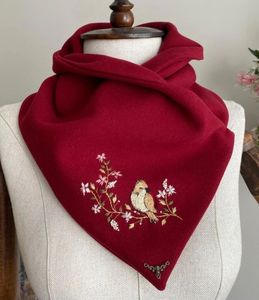 Accessoire de mode : Bordure de hijab et voile à motif floral violet mauve, broderie machine, bord festonné, vente en gros - Product Image 3