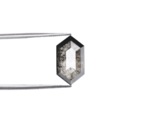 OM GEMS Diamante Hexagonal Suelto Cultivado en Laboratorio en India, Grado PK1-2, Corte Geométrico Único, Certificado por Terceros, Perforado con Láser IDI