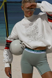 Sudadera Personalizada OEM Extra Grande con EMBLEMA de Hermandad, Estilo Urbano Otoño/Invierno, con Lentejuelas Bordadas y Cuello Alto de Felpa - Product Image 5