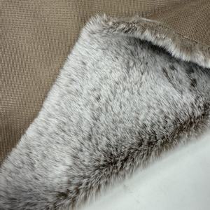 Usine haute qualité cheveux longs en peluche <span class=keywords><strong>fausse</strong></span> <span class=keywords><strong>fourrure</strong></span> de lapin doux <span class=keywords><strong>fausse</strong></span> <span class=keywords><strong>fourrure</strong></span> tissu sauge vert lapin <span class=keywords><strong>fausse</strong></span> <span class=keywords><strong>fourrure</strong></span> tissu pour vêtements couvertures - Product Image 2