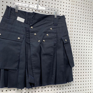 กระโปรงยูทิลิตี้คิลท์สำหรับผู้หญิง ขนาดสั่งทำ สีน้ำเงินกรมท่า แบบคาร์โก้ จีบสไตล์สก็อต ขายส่ง - Product Image 2