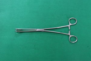 ชุดเครื่องมือผ่าตัดแบบใช้ซ้ำได้ ปลอดเชื้อ ขนาด 7 นิ้ว ยี่ห้อ Sponge Forceps ได้รับการรับรองมาตรฐาน CE ระดับ Class II สำหรับการผ่าตัดทั่วไป - Product Image 5