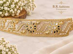 Élégantes robes de mariée en dentelle florale dorée avec embellissements en perles - B.R. FASHIONS Designs traditionnels du Rajasthan, largeur 2,25 pouces - Product Image 3