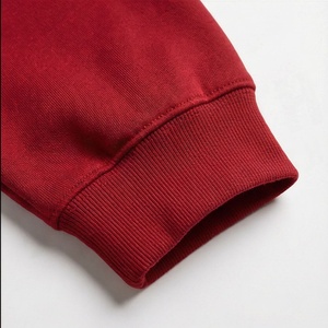 Conjunto de 2 Piezas para Mujer, Sudadera de Felpa y Pantalones Cortos, Cuello Redondo, Manga Larga, Corte Holgado, Sobre la Rodilla, Estampado de Letras Rojas, Ropa Casual - Product Image 6