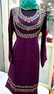 Salwar Kameez indien moderne pour femmes, en soie brodée à la main, style traditionnel, idéal pour les fêtes - Product Image 5