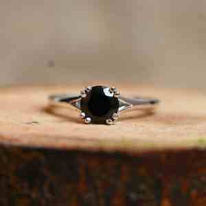 Anillo de compromiso de lujo con diseño de ónix negro, plata de ley 925 y chapado en oro de 14 quilates para mujer - Product Image 1
