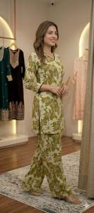 Ensemble coordonné élégant en coton à fleurs pour femme – Haut et pantalon confortables pour un usage quotidien - Product Image 5