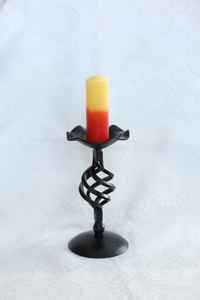 Porte-bougie décoratifs en métal argenté pour la décoration de la maison Noël et Pâques - Style personnalisé fait main en provenance d'Inde - Product Image 6