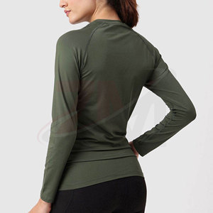 เสื้อยืดออกกำลังกายผู้หญิงแบบรัดรูป OEM ผลิตตามสั่ง แห้งเร็ว สำหรับการฝึกซ้อมในยิมและกิจกรรมฟิตเนส - Product Image 2