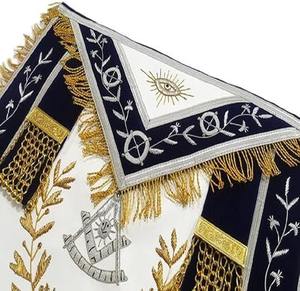 Tablier de franc-maçon de la Loge Bleue avec couronne brodée à la main en fils dorés sur satin blanc brillant – Réplique de l'apprêtement des anciens maîtres maçons - Product Image 3