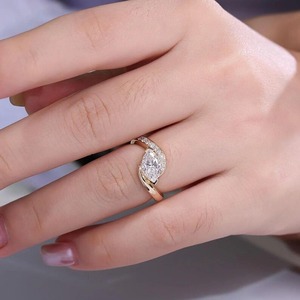 Anillo de Diamante Cultivado en Laboratorio con Corte Marquesa de Oro Sólido de 14K, Certificado IGI, Joyería de Compromiso y Boda para Mujer - Product Image 3