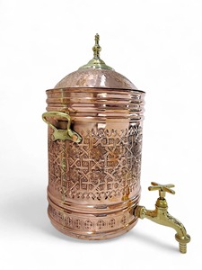 Dispensador de Agua de Cobre de Alta Gama, Hecho a Mano, Liso y Personalizado, de Boutique Supply - Product Image 3