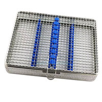 Plateau en maille clinique réutilisable en acier inoxydable avec structure ouverte et spacieuse, idéal pour les procédures chirurgicales hospitalières