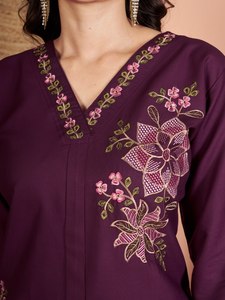 Conjunto de Pantalón y Top de Diseño Tradicional con Bordado de Hilo de Rayón Pesado, de Secado Rápido y Elástico para Todas las Temporadas - Product Image 5