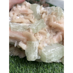 Apofilita Verde Natural con Stilbita Naranja, Cristal Curativo para Decoración de Interiores, Coleccionistas y Suministro para Exportación a Granel - Product Image 4