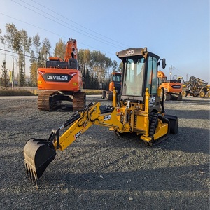 Cargadora de orugas JCB 1CXT 4x4, potente mini máquina de construcción con excelente maniobrabilidad y eficiencia hidráulica - Product Image 1