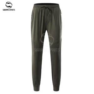 Pantalon de survêtement personnalisé de haute qualité pour homme – Coupe droite, idéal pour le sport, le jogging, le fitness et l'entraînement en salle de sport - Product Image 4