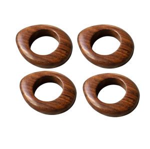 Ronds de serviette élégants, polis, haut de gamme, faits à la main, couleur bois naturel, avec logo personnalisé et prix de gros - Product Image 1