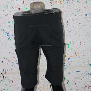 Shorts Deportivos Negros de Cintura Media con Cordón Ajustable y Tejido de Punto - Product Image 6