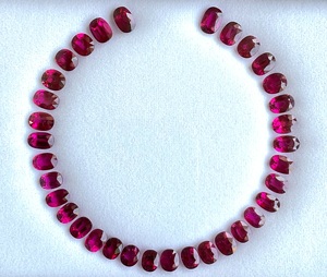 Pierre de tourmaline rubellite ovale de 81,50 carats, taille simple, pour la fabrication de bijoux fins, pierre précieuse naturelle - Product Image 4