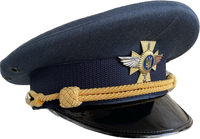 Casquette de cérémonie haut de gamme imperméable 100 % laine avec dôme blanc, corde dorée, visière noire et emblème métallique pour homme - Fabricant exportateur