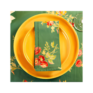Serviette en coton motif floral rouge et vert olive foncé, motif rotin, 50x50 cm, 180 GSM, idéale pour les mariages estivaux, les dîners et la vente en gros. - Product Image 1
