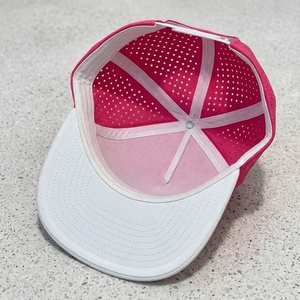 หมวกแก๊ปแบบ Snapback 7 แผง ปักลายด้านหน้า ผลิตตามสั่ง (OEM)  แบบมีรูระบายอากาศด้วยเลเซอร์ สำหรับกีฬาเบสบอล  ขายส่ง - Product Image 4
