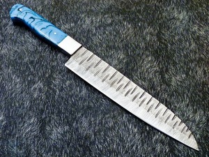 Cuchillo de Chef Profesional de Damasco |   Cuchilla Hecha a Mano Personalizada de 13 Pulgadas |   Refuerzo de Acero y Mango de Resina - Product Image 5