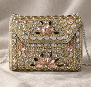 Sacs à main en métal tendance et élégants pour femmes avec fermeture à glissière et broderie, portés en bandoulière pour les soirées, meilleur prix en provenance d'Inde - Product Image 1