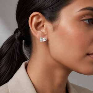 Boucles d'oreilles clous en or 14K 18K avec diamant de laboratoire taille émeraude Toi et Moi, DEF VVS, certifiées IGI, avec accent latéral en forme de cœur, pour mariée, vente en gros - Product Image 2