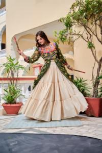 Conjunto de Lehenga con Top de Algodón Puro, Completamente Cosido a Mano con Latkan, Estilo Kodi, Corte Holgado, para Bodas, para Mujer - Product Image 4