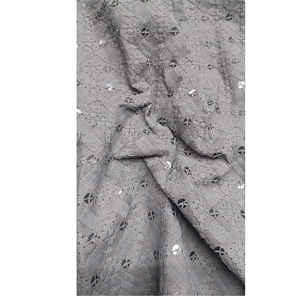 Tissu en Polycoton de Qualité Export, Doux, Durable, Respirant, Infroissable pour Chemises, Uniformes, Robes et Projets d'Artisanat – En Vente - Product Image 2
