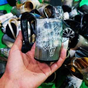 Cuerno de búfalo rústico Jarra Martillo de Thor Cuerno de vaca grabado para beber para decoraciones navideñas Uso ceremonial Tallado a mano - Product Image 2