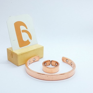 Brazalete de Cobre Vintage Étnico Indio con Anillo, Conjunto de Joyería Unisex Hecho en India - Product Image 1