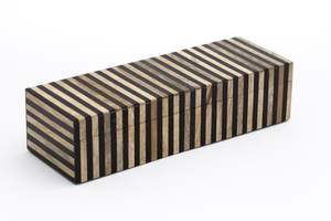 Caja de almacenamiento de MDF con incrustaciones de resina hecha a mano, caja de almacenamiento decorativa con incrustaciones de resina, caja de joyería de resina a precio de fábrica. - Product Image 3