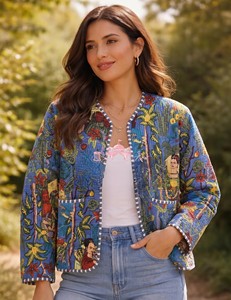 Veste courte matelassée en coton bleu indigo tricotée à la main pour femme, imprimés floraux, style traditionnel, ouverte sur le devant - Product Image 5