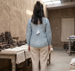 Blusa Boho de Algodón Estampada a Mano para Mujer al por Mayor, Top Peplum de Manga Larga con Estampado Floral, Túnica Casual de Verano, Top de Boutique OEM ODM - Product Image 3