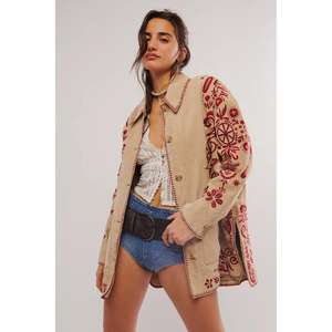 Chaqueta de Ante Tejida a Mano Aluna Ecológica con Bordado Clásico y Atrevido, Estilo Herencia, Ajuste Relajado hasta la Mitad del Muslo - Product Image 1