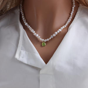 Collier personnalisé en perles d'eau douce extraterrestres pour femmes, collier tendance de luxe léger avec pierre œil de chat verte, pendentif tendance - Product Image 3