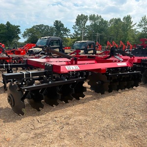 Arado de discos profesional para tractores con un fuerte rendimiento de corte y una mezcla eficiente del suelo para grandes explotaciones agrícolas - Product Image 1