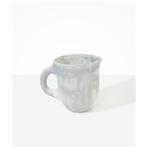 Carafe à eau décorative en résine au design contemporain, pichet de service haut de gamme pour table à manger et décoration intérieure - Product Image 2