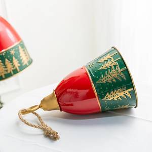 Clochette rustique vintage en laiton avec découpe étoile et flocon de neige et corde de jute pour suspendre, idéale pour l'arbre de Noël et les fêtes à la maison - Product Image 5
