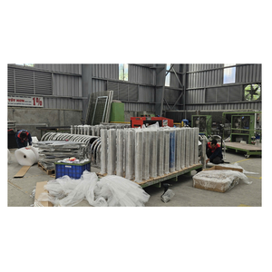 Bolardos de acero inoxidable con tratamiento de superficie personalizado, fabricación a medida, nuevos y de alta calidad, barrera de seguridad de acero inoxidable, Vietnam. - Product Image 1