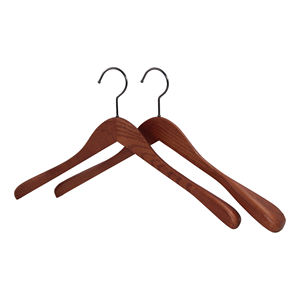 Los más vendidos y populares perchas de madera 2026 para abrigos, trajes, chaquetas y camisas gruesas. Fabricado por M.I.G. EXPORTACIONES. - Product Image 5