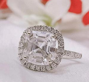 แหวนเพชรทรงแอสเชอร์แบบ Halo ที่ได้รับความนิยมสูง ผลิตในห้องปฏิบัติการ ตัวเรือนทองคำแท้ 14K ประดับเพชรแบบ Pave Setting แหวนหมั้นสุดหรู - Product Image 2