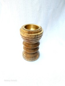 Brûleur d'encens en bois de santal fait main avec insert en laiton, motif feuille sculpté, utilisation aromatique toute saison - Product Image 3