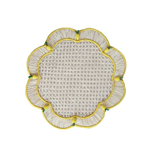 Sets de table uniques en raphia, formes et motifs variés, accessoires de table en raphia texturé faits à la main, napperons en raphia naturel tressé pour une table stylée - Product Image 6