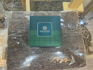 Oud Plano Hecho a Mano de la Mejor Calidad, Pieza Única Especial de Oud Vietnamita, Madera de Agarwood de Grado Superior, Oud con Aroma Dulce Intenso OCK3 - Product Image 4